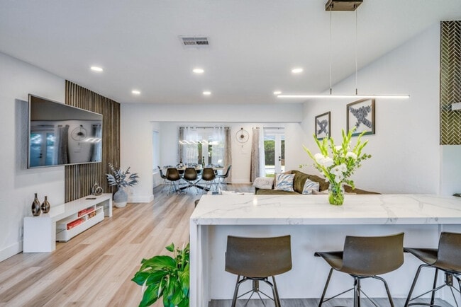 834 SW 14th Ct unit ID1287065P, Fort Lauderdale, FL 33315 - photo 4