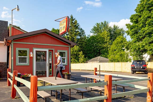 Schlenker’s Sandwich Shop is a convenient stop for traditional coney-style fair in East Jackson.