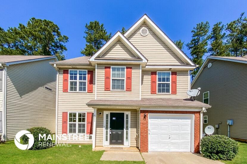 6233 Hickory Ln Cir, Union City, GA 30291 - photo 1