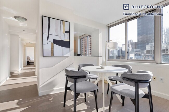 561 10th Ave unit FL31-ID2086, New York, NY 10036 - photo 3