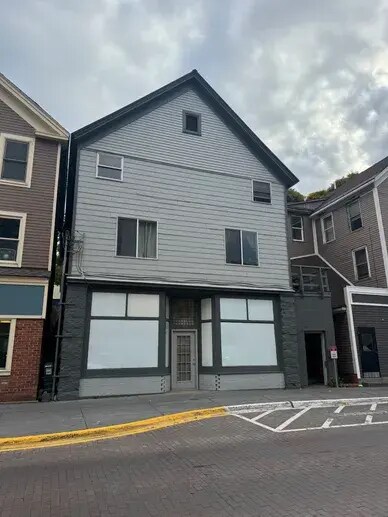 321 Shelden Ave Unit 1, Houghton, MI 49931