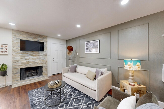 5757 Martel Ave unit A12, Dallas, TX 75206 - photo 2