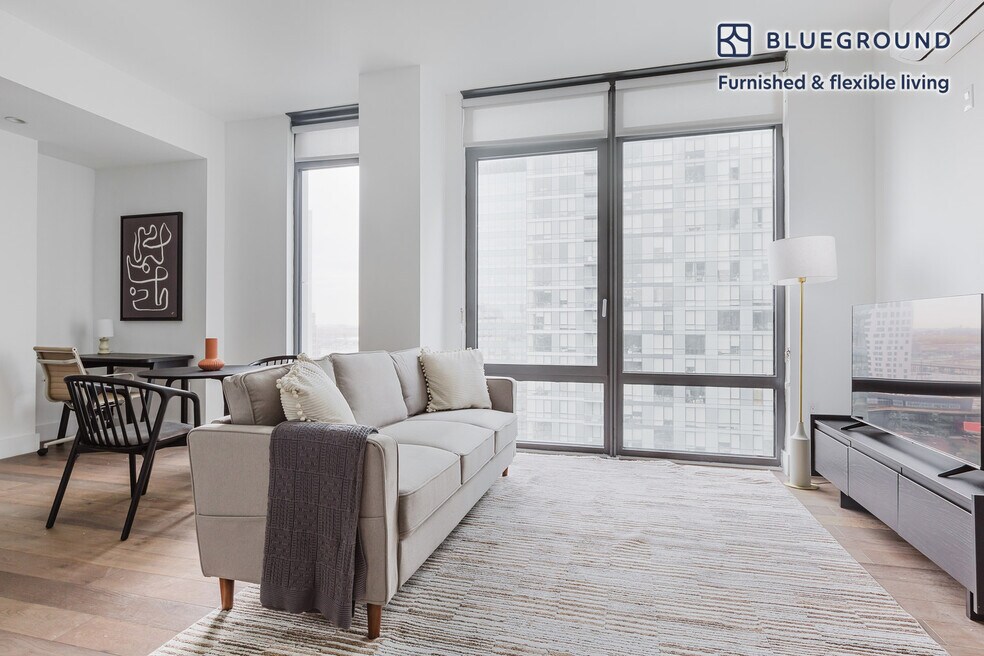 42-10 27th St unit FL18-ID1659, Long Island City, NY 11101 - photo 1