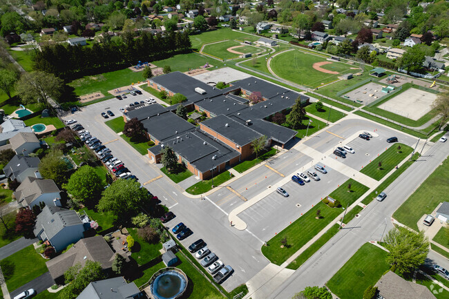 Fairfield Elementary welcomes all.