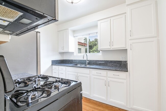 1801 N Harvard Blvd unit 8, Los Angeles, CA 90027 - photo 3