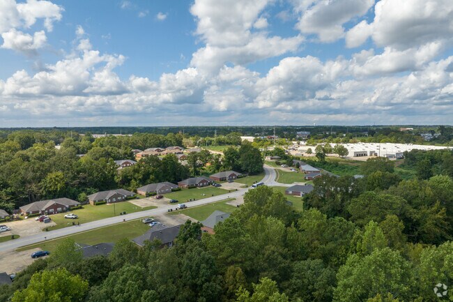 Harmon Estates is only a few miles away from amenities of Downtown Auburn.