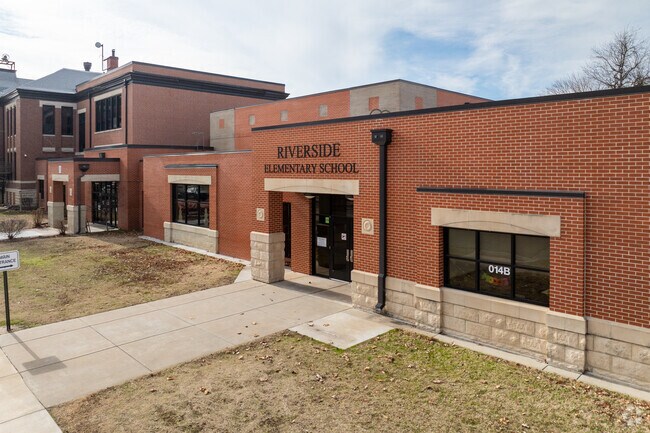 This is the main entry for Riverside Leadership Magnet Elementary School.