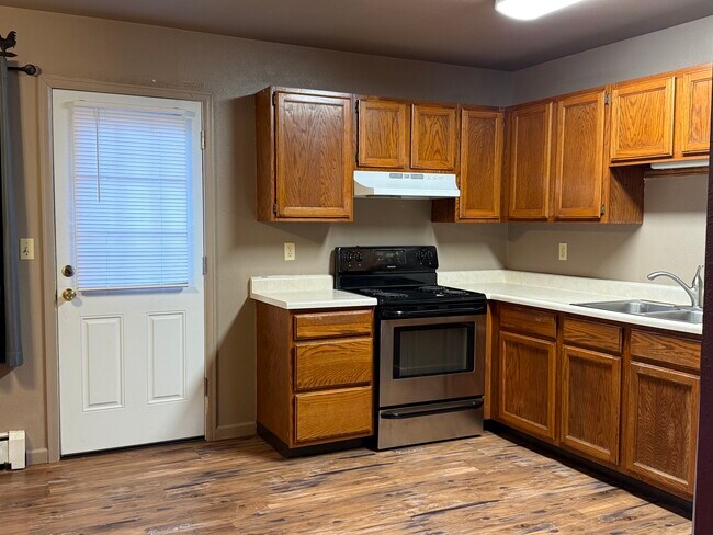 3407 34th Ave, Greeley, CO 80634 - photo 2