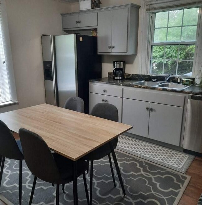 761 King St, Charlottesville, VA 22903 - photo 2