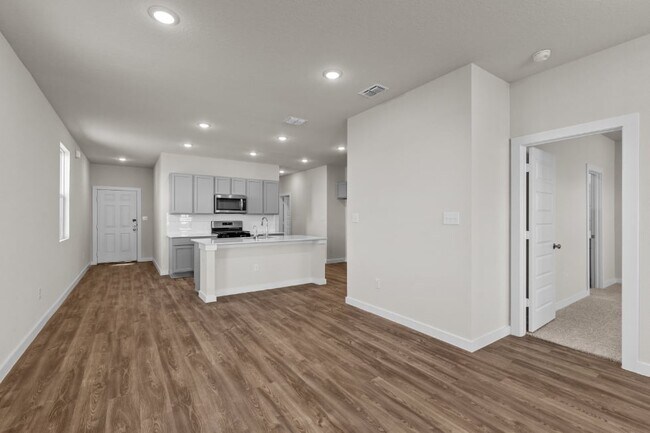 9879 Chavaneaux Landing, San Antonio, TX 78221 - photo 7