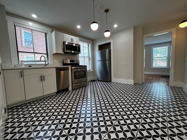 55 Hale St unit 55HaleStreet Unit 1, Beverly, MA 01915 - photo 5