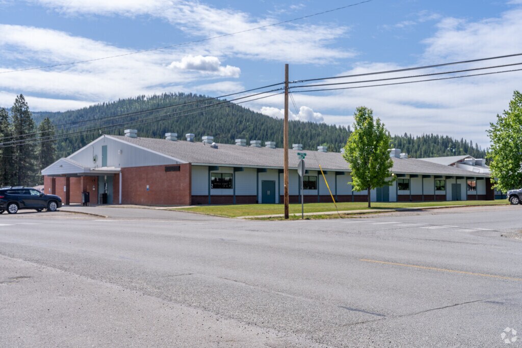 Pinehurst Elementary sits a few blocks from downtown.