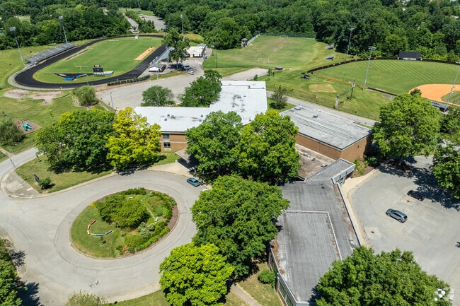 712 students attend Fern Creek Elementary in grades K-5.