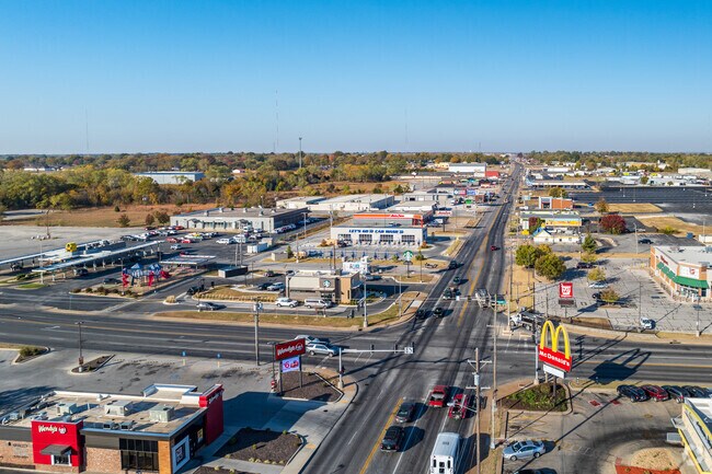 The intersection of 7th Street and Maiden Lane offers Fairview residents ample retail options.