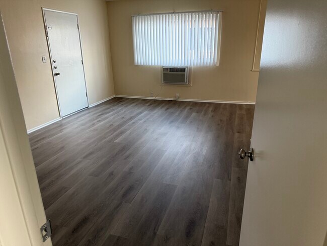 6857 Whitsett Ave, North Hollywood, CA 91605 - photo 5