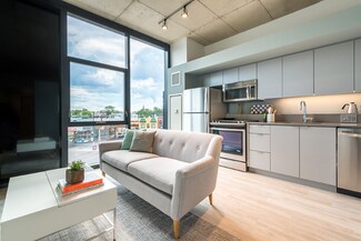 2730 W Belden Ave Unit 901, Chicago, IL 60647