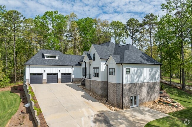 East Brainerd has many Contemporary homes that are abundant near the private golf course.