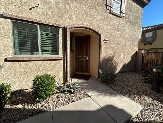 8111 W Lynwood St, Phoenix, AZ 85043 - photo 6