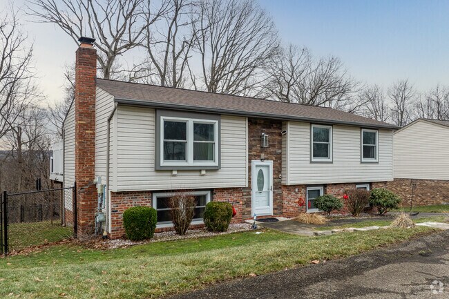 You will find many split-level homes in Carnot-Moon that line the streets.