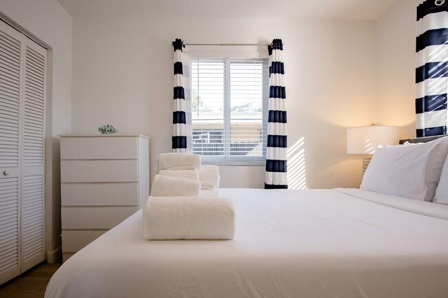 2160 NW 18th Terrace, Miami, FL 33125 - photo 7