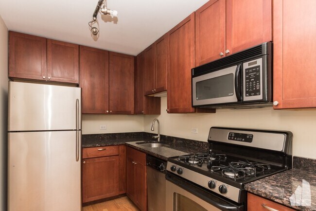645 W Wrightwood Ave unit 401, Chicago, IL 60614 - photo 6
