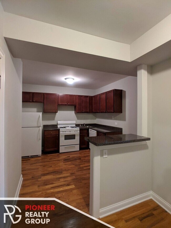 3904 N Janssen Ave unit 3, Chicago, IL 60613 - photo 2