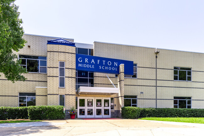 Grafton Middle School has a student-teacher ration of 15-1.