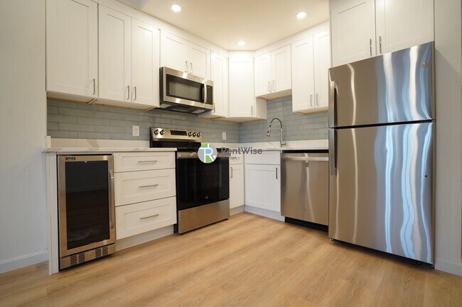 521 Massachusetts Ave unit 5, Boston, MA 02118 - photo 3