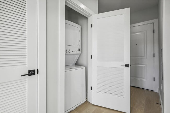 Olea by Gomes, Newark, NJ 07107 - photo 3