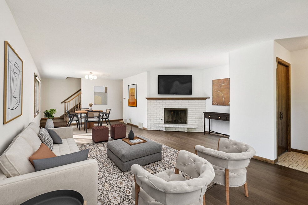 7207 Heatherton Cir, Edina, MN 55435 - photo 1