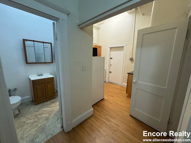 1173 Boylston St unit 6, Boston, MA 02215 - photo 3