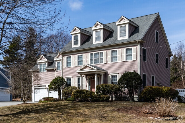 Large colonials make up a large portion of Columbine Cliffs homes.