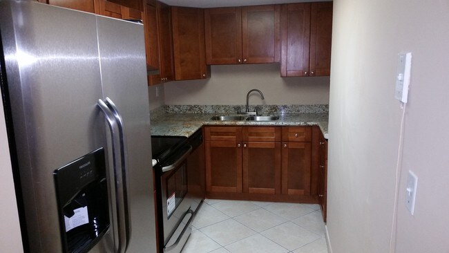 1975 Normandy Dr unit 206, Miami Beach, FL 33141 - photo 5