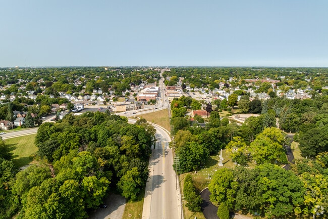West Racine is a neighborhood of older homes surrounded by shops, restaurants & parks.