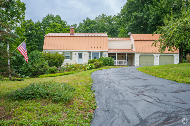 A fair amount of homes in Center Harbor look simple yet so elegant.