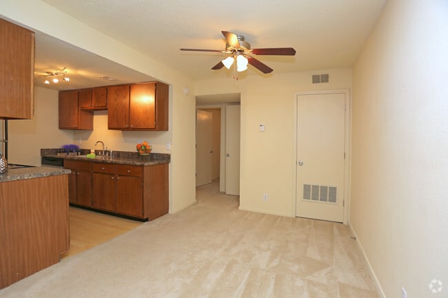 Pepper Tree Condominiums, Tulsa, OK 74136 - photo 7