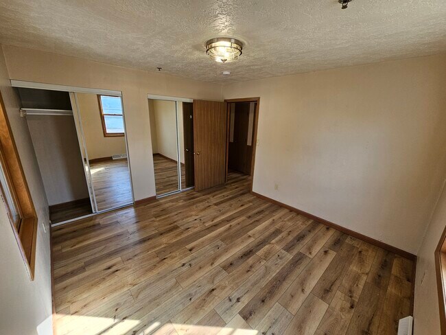 533 Lakeshore Ct, Weyauwega, WI 54983 - photo 5