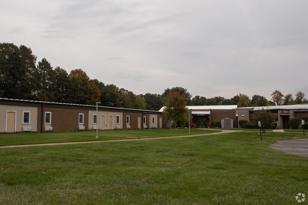 Mentor Christian School provides education in the neighborhood of 
Outlying Lake County.