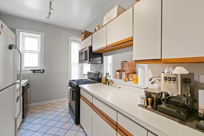 433 W Wellington Ave unit 2S, Chicago, IL 60657 - photo 6