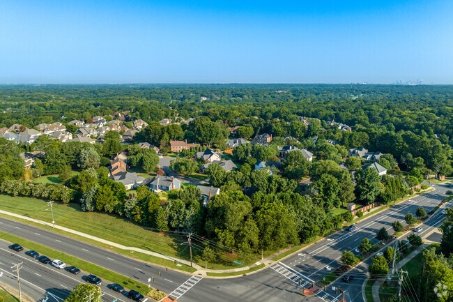 The Olde Providence South neighborhood of Charlotte is just twelve miles south of Uptown.