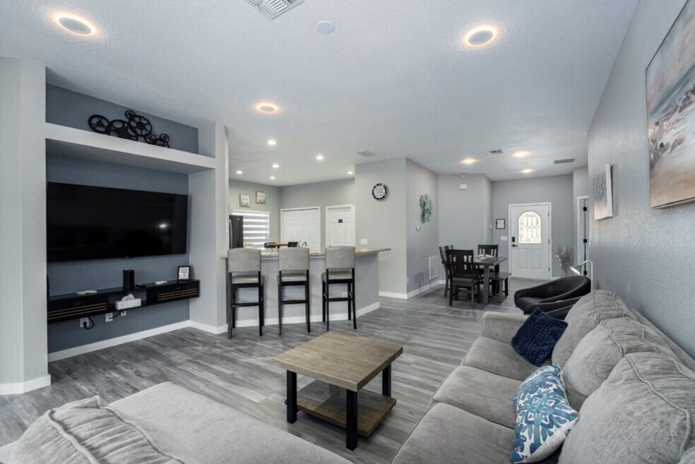 16703 Lazy Breeze Loop unit ID1285810P, Clermont, FL 34714 - photo 1