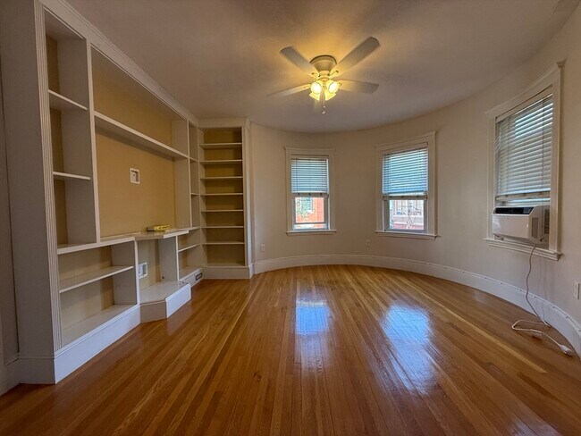10 Grovenor Rd unit 2, Jamaica Plain, MA 02130 - photo 7