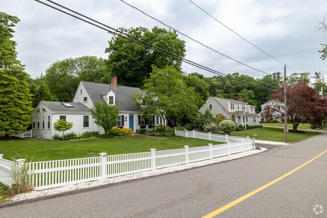 Cape Cod style homes in Cohasset blend tradition with coastal elegance.