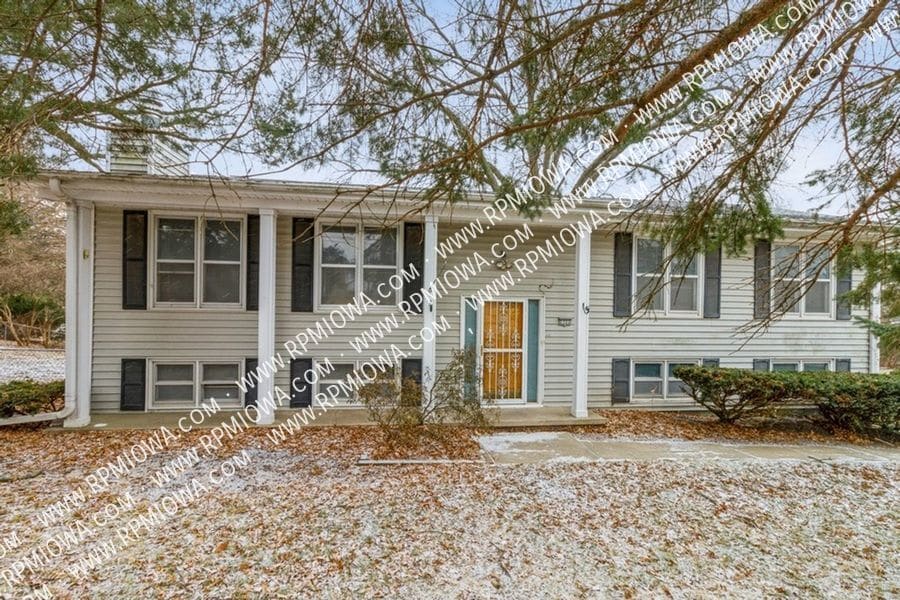 2722 Park Ave, Des Moines, IA 50321 - photo 1