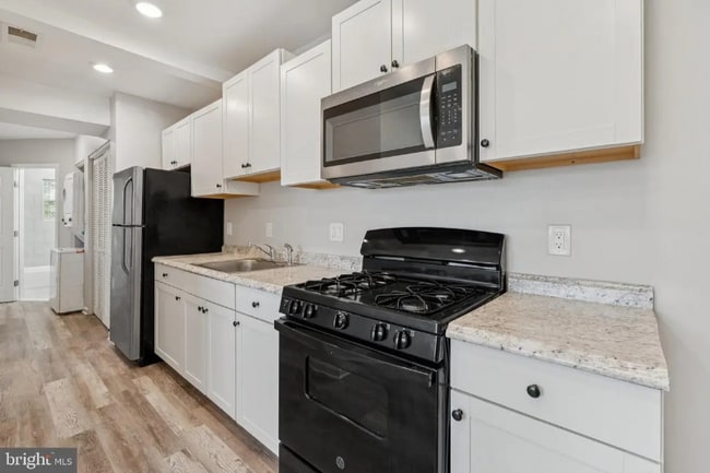 430 Condon Terrace SE unit 3, Washington, DC 20032 - photo 2