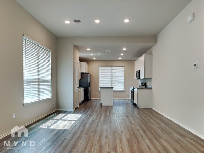 11731 Miller Cir, Conroe, TX 77302 - photo 3