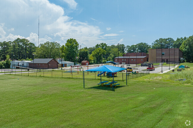 Pleasant View School educates around 400 students from around Bartlett, Tennessee.