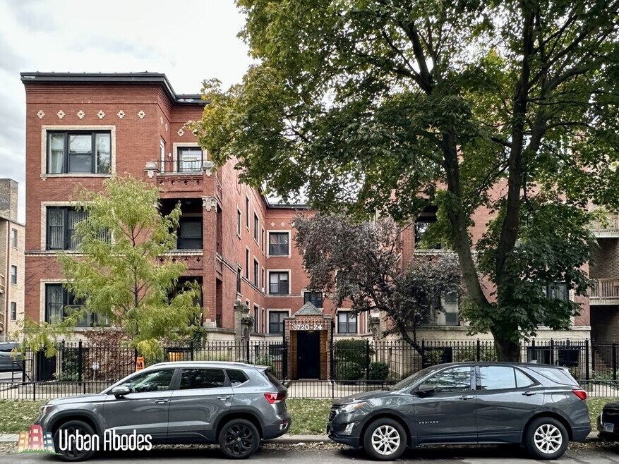 3722 N Sheffield Ave unit J06W, Chicago, IL 60613 - photo 1