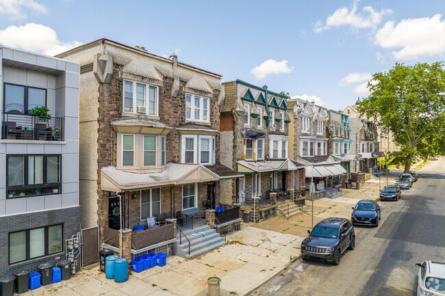 3 story twin homes in Mill Creek offer more privacy over neighborhood row homes.