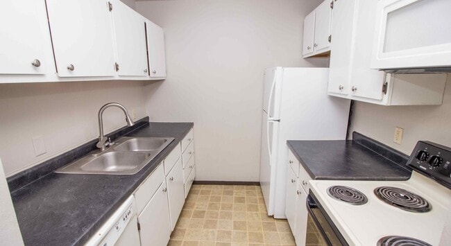 Welcome to 3Falls Apartments - 2 Mo Free with a 15 Mo Lease!, Sioux Falls, SD 57103 - photo 3